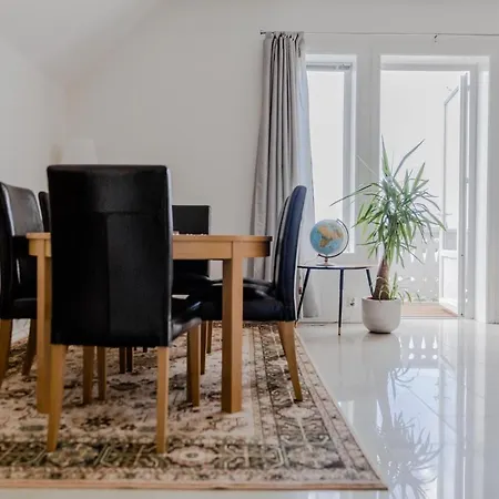 Flott 3-roms Leilighet Sentralt I * Skien