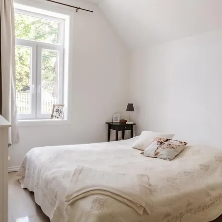 Flott 3-roms Leilighet Sentralt I Appartement *